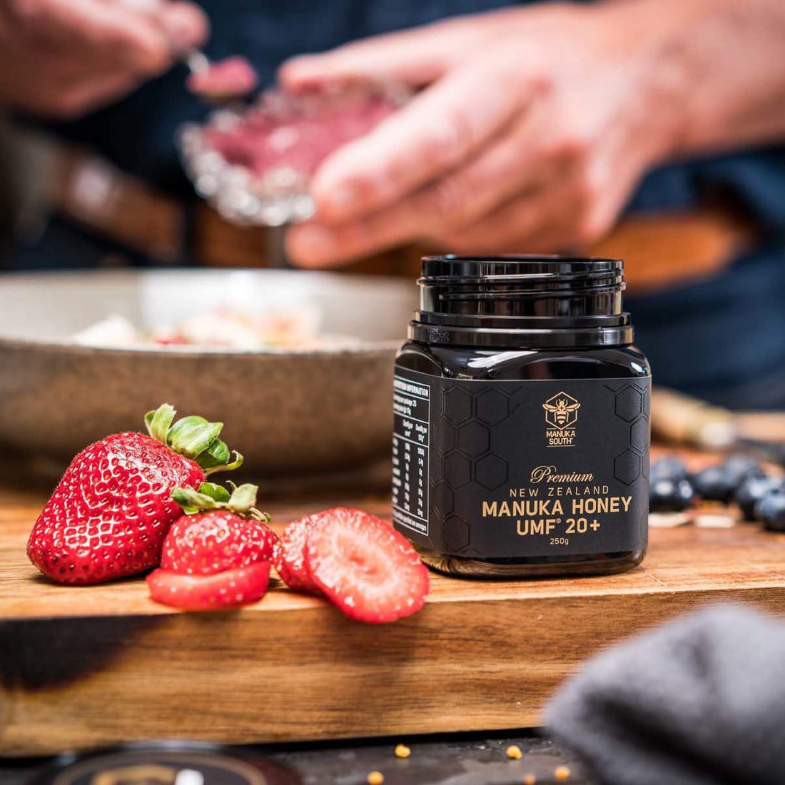 Buy 5 get 1 free - Manuka South Manuka Honey UMF20+ 250g